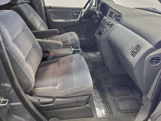 Photo of 2000 Mesa Beige Metallic Honda Odyssey