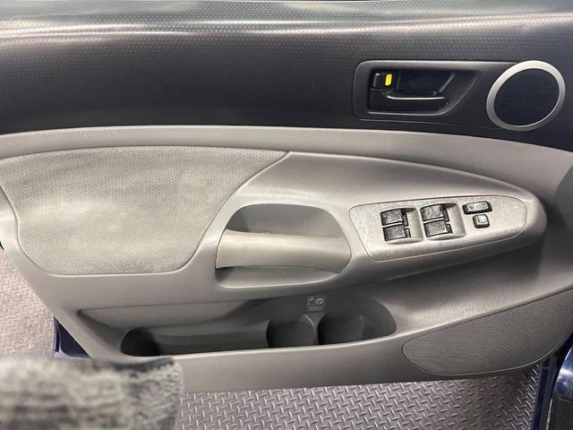 Photo of 2006 Blue Toyota Tacoma