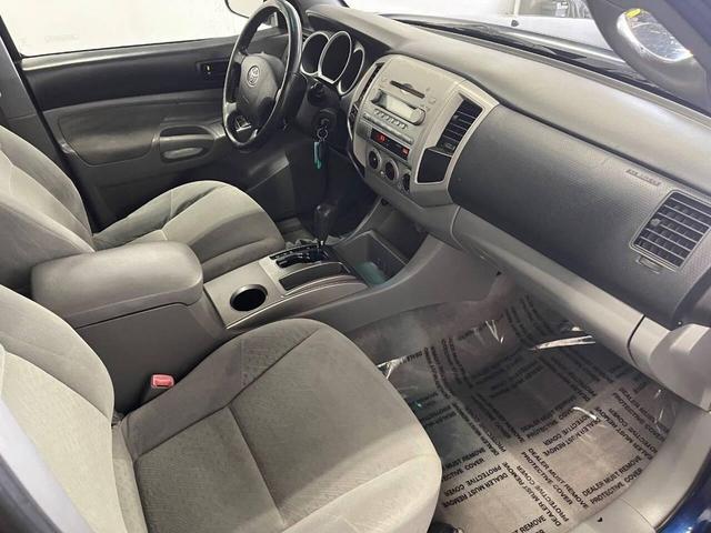 Photo of 2006 Blue Toyota Tacoma
