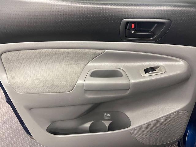 Photo of 2006 Blue Toyota Tacoma