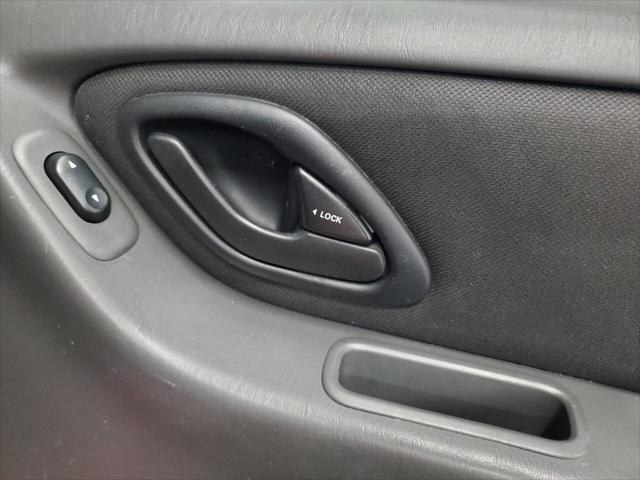Photo of 2007 Blazing Copper Clearcoat Metallic Ford Escape