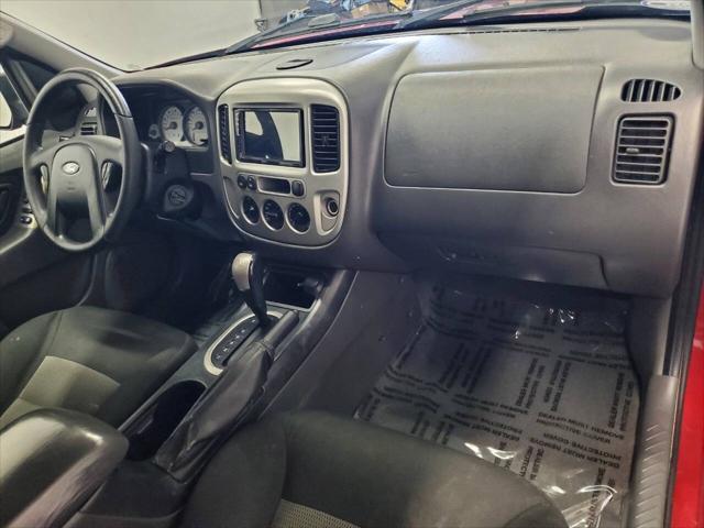 Photo of 2007 Blazing Copper Clearcoat Metallic Ford Escape