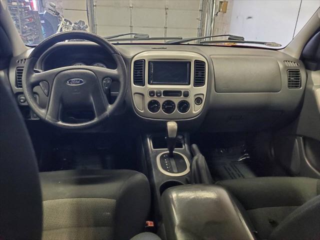 Photo of 2007 Blazing Copper Clearcoat Metallic Ford Escape