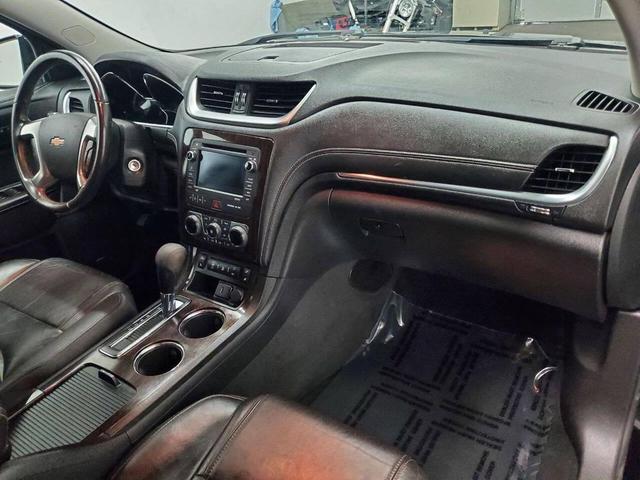 Photo of 2016 Mosaic Black Metallic Chevrolet Traverse