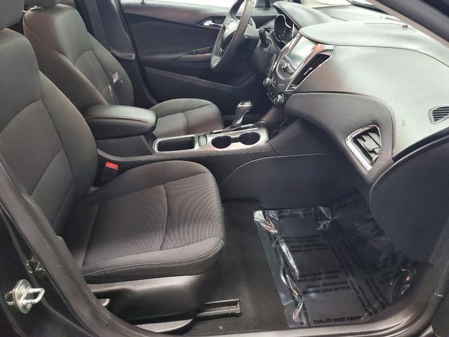Photo of 2017 Gray Chevrolet Cruze
