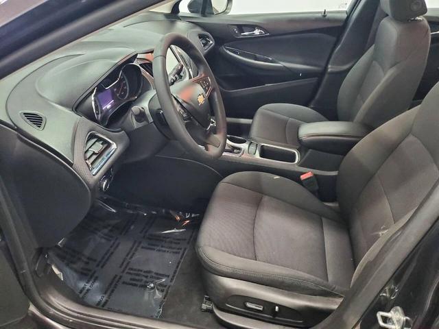 Photo of 2017 Gray Chevrolet Cruze