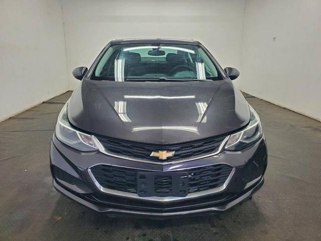 Photo of 2017 Gray Chevrolet Cruze