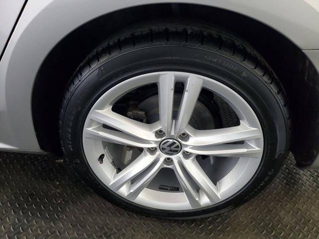 Photo of 2014 Platinum Gray Metallic Volkswagen Passat