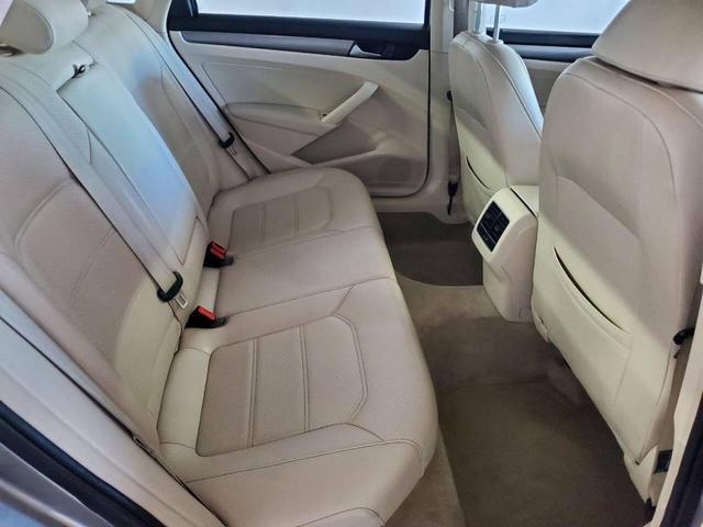 Photo of 2014 Platinum Gray Metallic Volkswagen Passat