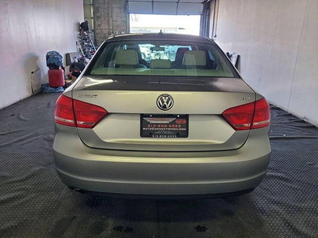 Photo of 2014 Platinum Gray Metallic Volkswagen Passat