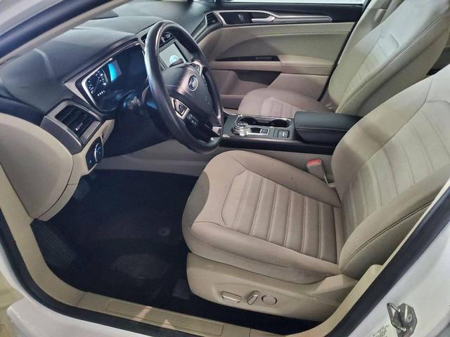Photo of 2019 White Ford Fusion Hybrid