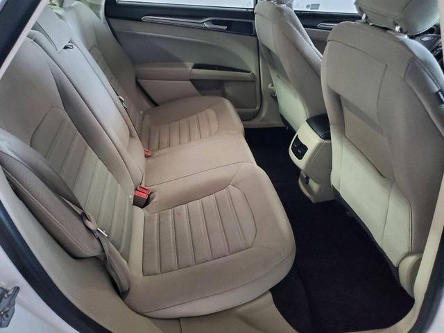 Photo of 2019 White Ford Fusion Hybrid