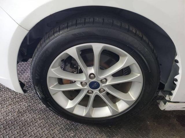 Photo of 2019 White Ford Fusion Hybrid