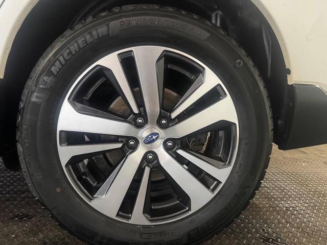 Photo of 2019 Crystal White Pearl Subaru Outback