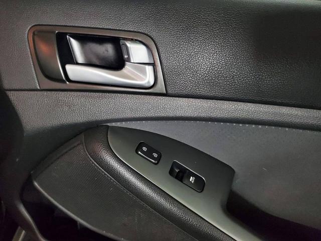 Photo of 2015 Aurora Black Pearl Kia Optima Hybrid