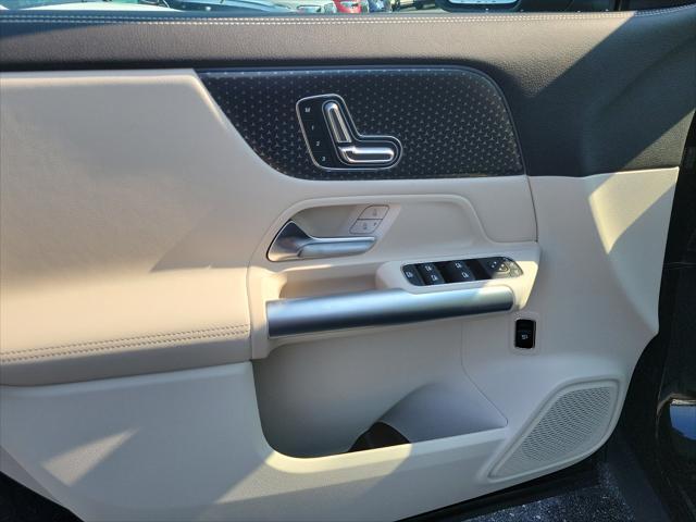 Photo of 2025 Night Black Mercedes-Benz GLA 250