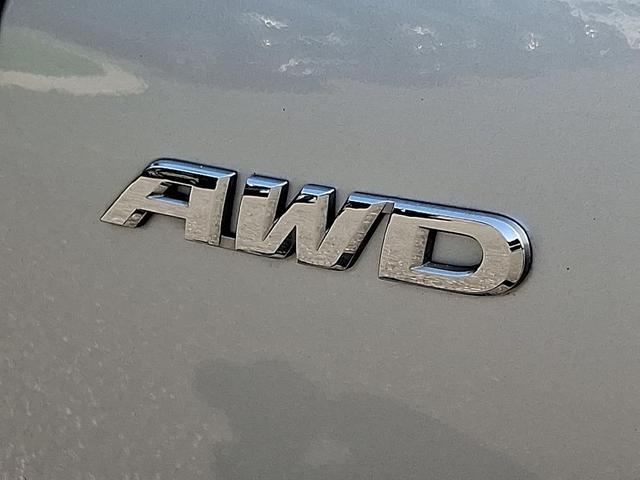 Photo of 2015 Alabaster Silver Metallic Honda CR-V