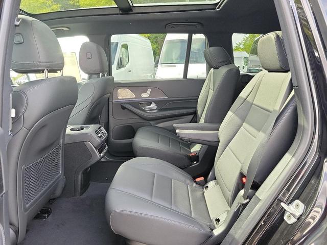 Photo of 2025 Obsidian Black Metallic Mercedes-Benz GLS 450