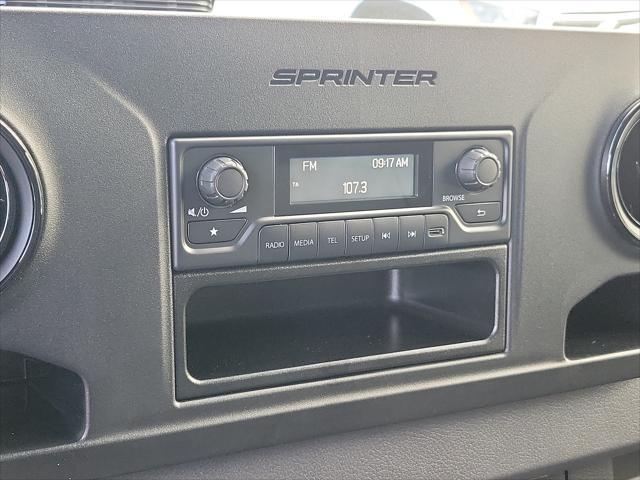 Photo of 2025 Arctic White Mercedes-Benz Sprinter 2500