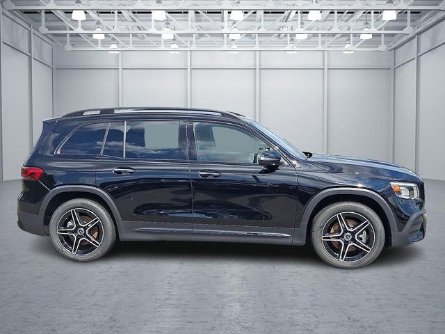 Photo of 2021 Night Black Mercedes-Benz GLB 250