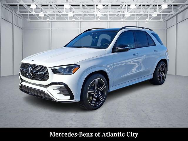 Photo of 2025 MANUFAKTUR Moonlight White Metallic Mercedes-Benz GLE 580