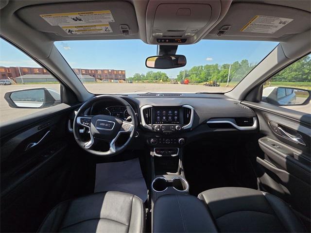 Photo of 2022 White Frost Tricoat GMC Terrain
