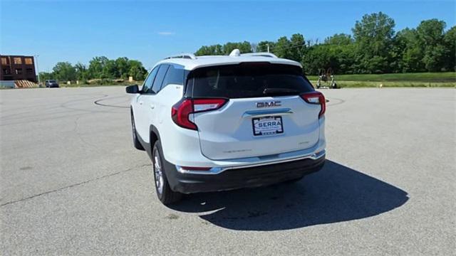 Photo of 2022 White Frost Tricoat GMC Terrain