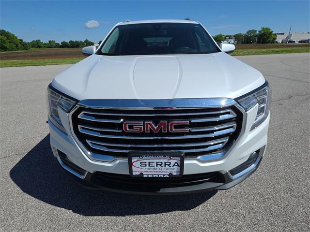 Photo of 2022 White Frost Tricoat GMC Terrain