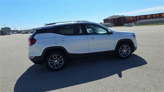 Photo of 2022 White Frost Tricoat GMC Terrain