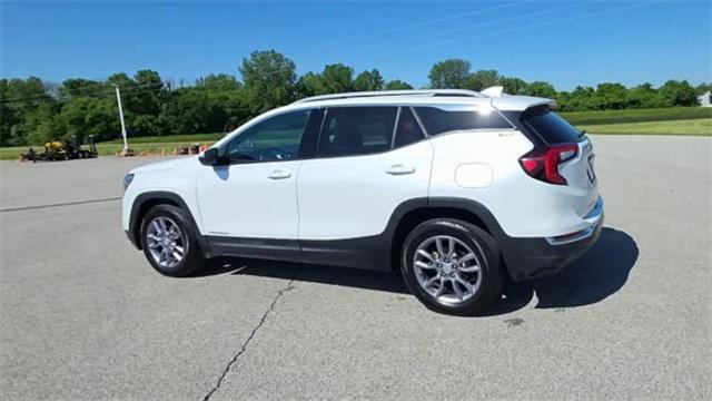 Photo of 2022 White Frost Tricoat GMC Terrain