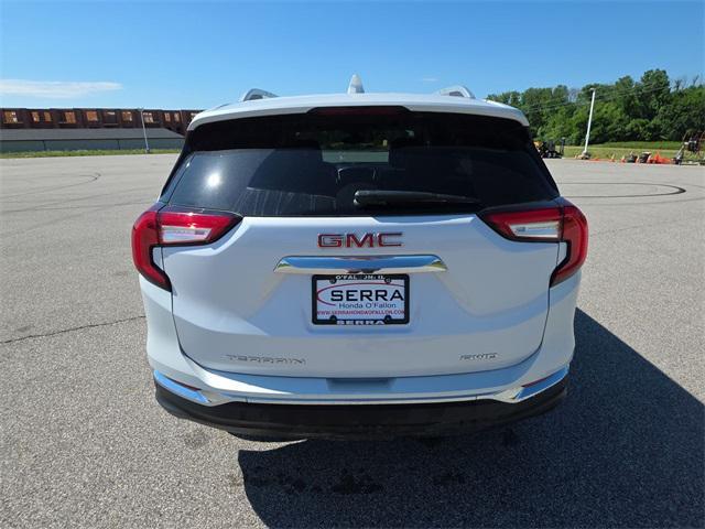 Photo of 2022 White Frost Tricoat GMC Terrain