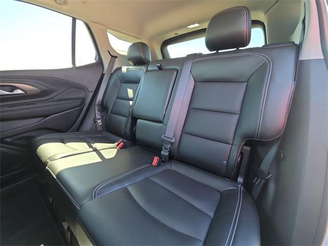 Photo of 2022 White Frost Tricoat GMC Terrain