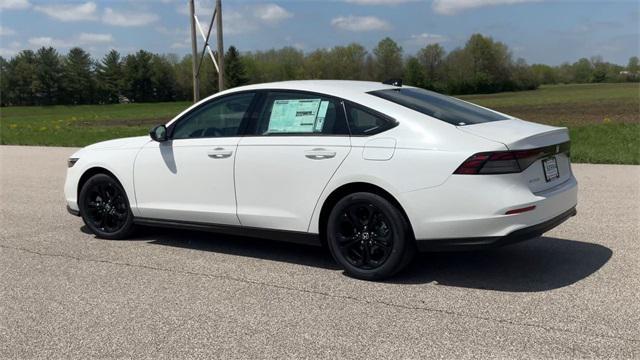 Photo of 2025 Platinum White Pearl Honda Accord