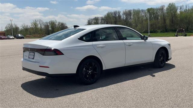Photo of 2025 Platinum White Pearl Honda Accord