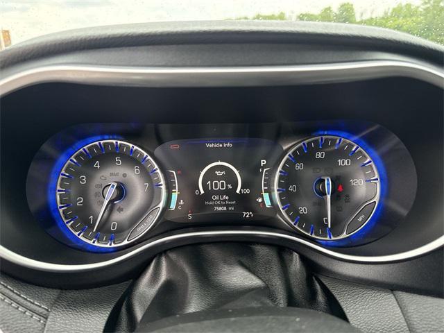 Photo of 2020 Bright White Clearcoat Chrysler Pacifica