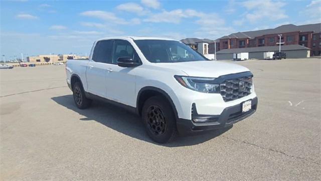 Photo of 2025 Platinum White Pearl Honda Ridgeline