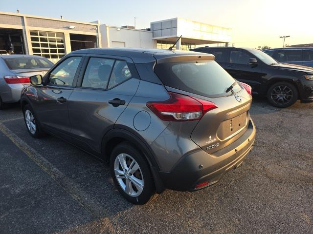 Photo of 2020 Gun Metallic Nissan Kicks