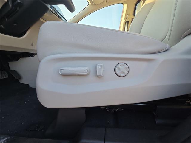 Photo of 2026 Radiant Red Metallic II Honda Odyssey
