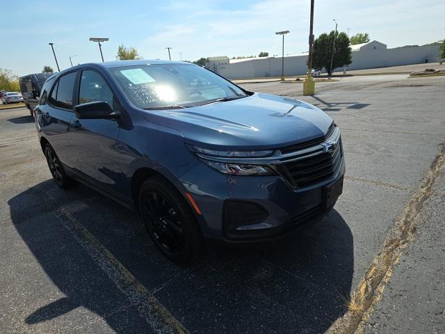 Photo of 2024 Lakeshore Blue Metallic Chevrolet Equinox