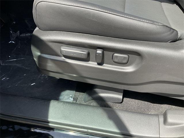 Photo of 2025 Crystal Black Pearl Honda Ridgeline