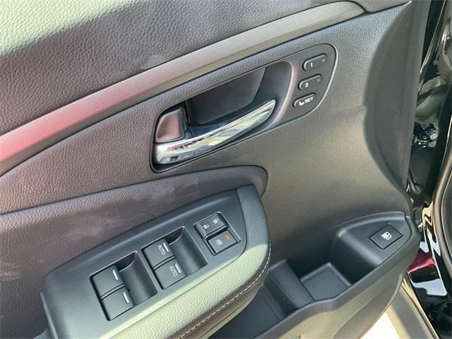 Photo of 2025 Crystal Black Pearl Honda Ridgeline