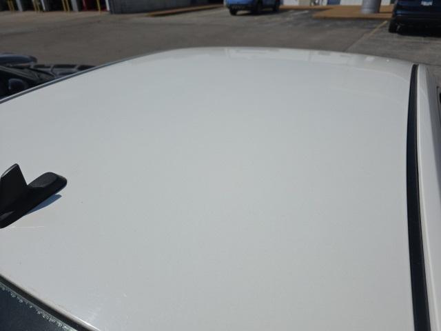 Photo of 2007 Cream White Saturn Aura