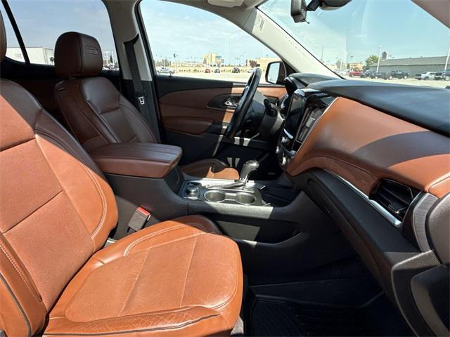 Photo of 2018 Mosaic Black Metallic Chevrolet Traverse
