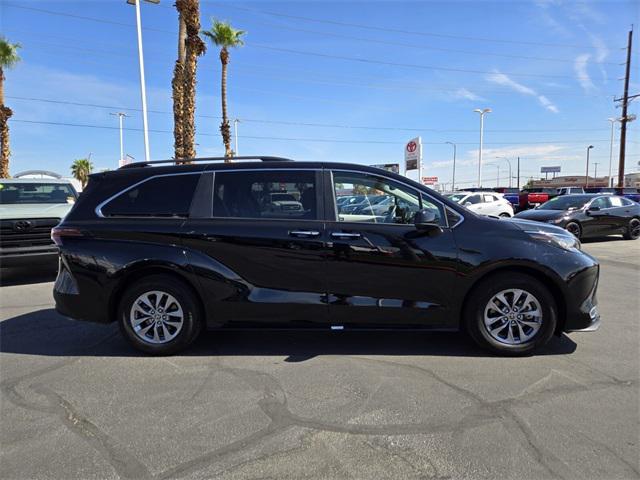 Photo of 2023 Midnight Black Metallic Toyota Sienna