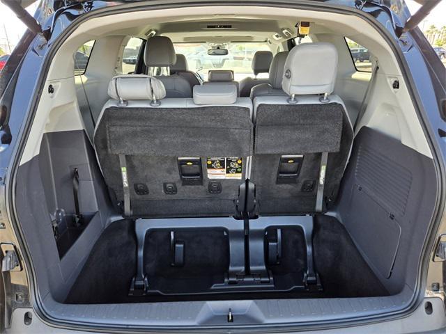 Photo of 2023 Midnight Black Metallic Toyota Sienna