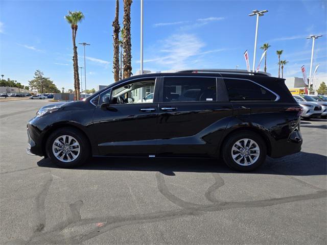 Photo of 2023 Midnight Black Metallic Toyota Sienna