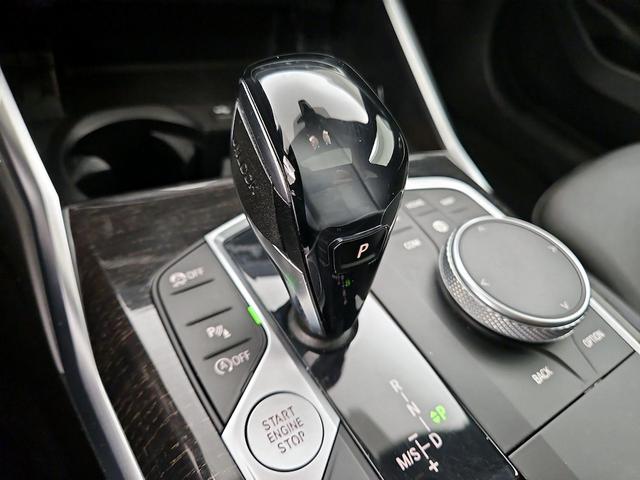 Photo of 2021 Black BMW 330