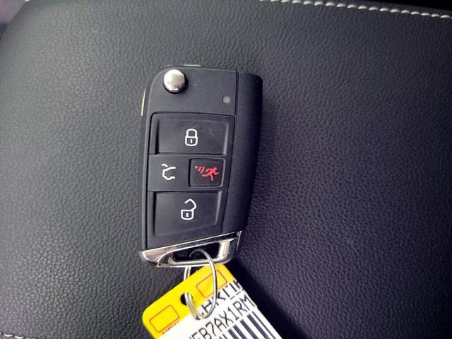 Photo of 2024 White Volkswagen Tiguan