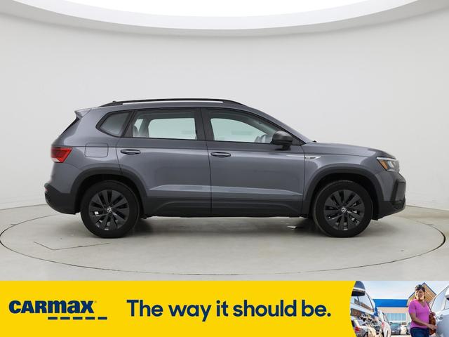 Photo of 2022 Gray Volkswagen Taos