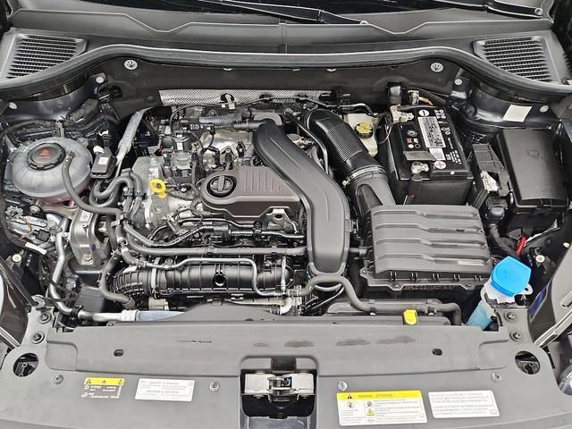 Photo of 2022 Gray Volkswagen Taos